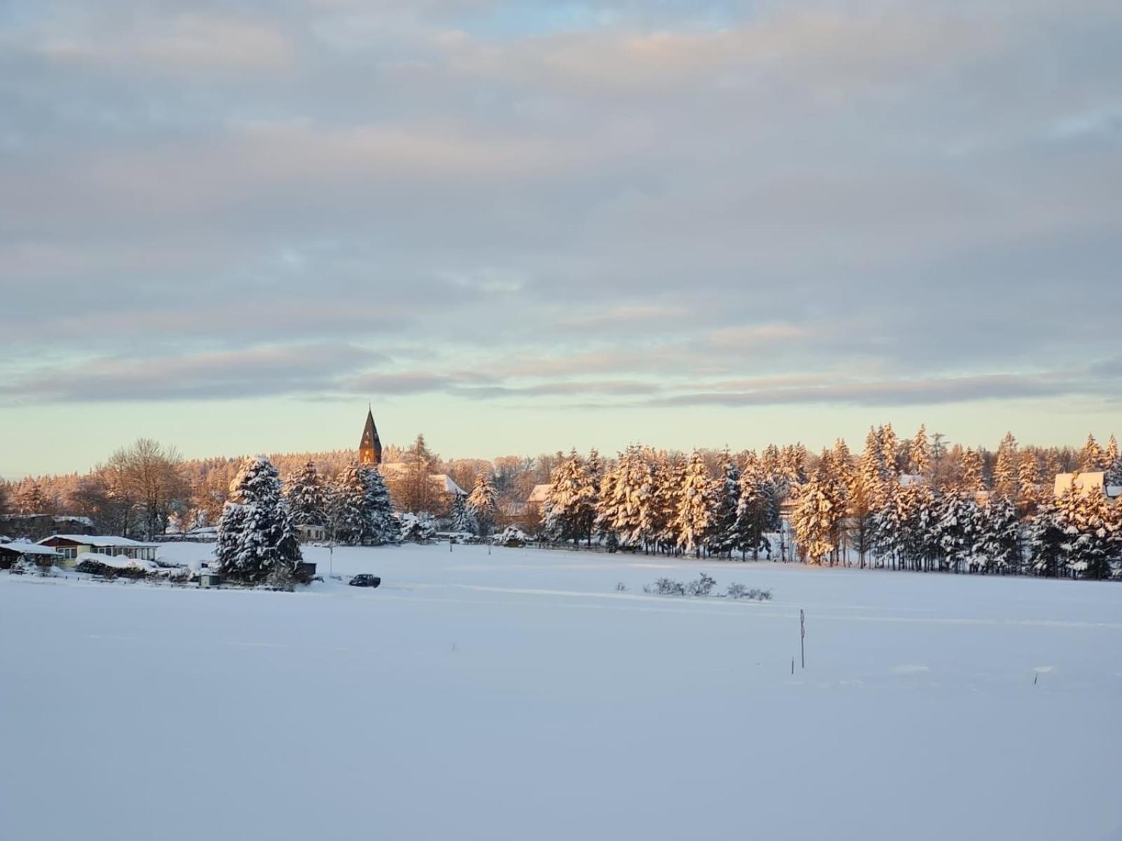 Ferienwohnung Sonnenschein Mit Kleinem Bauernhof ทาเลอ ภายนอก รูปภาพ